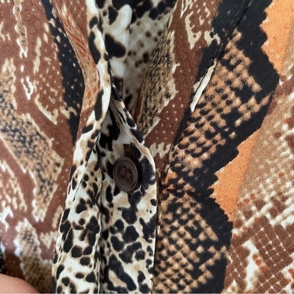 Bar lll Snake Pattern Button-Up Shirt Top Size XL - Picture 4 of 11